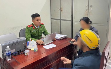 Cụ ông, cụ bà ở Hà Tĩnh đến trình báo: Liên tục có số điện thoại lạ gọi đến, đọc chính xác thông tin cá nhân và yêu cầu chuyển khoản