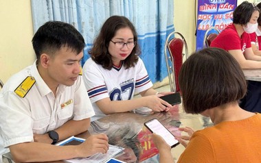 Hóa đơn trên 5 triệu phải chuyển khoản mới được khấu trừ thuế: Thu mua bắp khô, mì lát,... từ nông dân không có tài khoản ngân hàng, thanh toán thế nào?