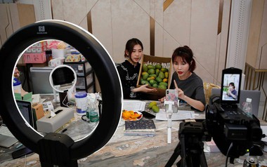 Kinh doanh online trên Shopee, TikTok, các sàn đã nộp thuế thay, hộ kinh doanh cần xuất hóa đơn nữa không? - Cục Thuế trả lời