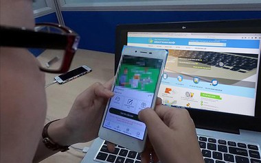 Quét mã QR theo hướng dẫn từ số điện thoại 090.622.1709, người đàn ông kiểm tra tài khoản ngân hàng thì phát hiện bị trừ hơn 13 triệu
