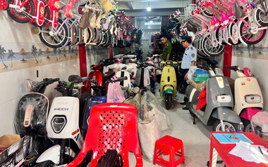 Đột xuất kiểm tra các hộ kinh doanh xe điện: Phát hiện nhiều vi phạm, thu phạt hàng chục triệu đồng