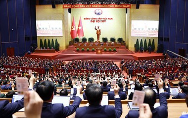 Thông qua Nghị quyết Đại hội đại biểu toàn quốc lần thứ XIV của Đảng