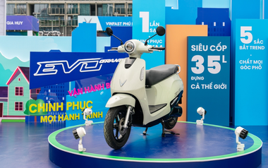 Tỷ phú Phạm Nhật Vượng công bố bán hơn 400.000 xe máy điện năm 2025 - 1 dòng xe trở thành 'quốc dân' mới