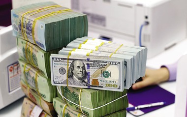 Cập nhật thị trường tiền tệ: Lãi suất qua đêm tăng mạnh lên 6%/năm, tỷ giá USD giảm sâu, NHNN bơm lượng lớn VND hỗ trợ hệ thống