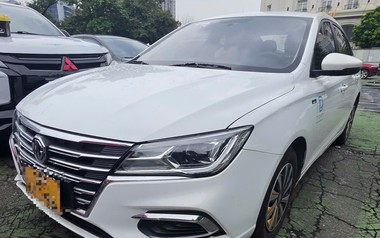 Ngân hàng ồ ạt thanh lý ô tô để xử lý nợ, nhiều xe giá chưa tới 300 triệu đồng