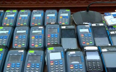 Triệt phá đường dây dùng máy POS để giao dịch khống khoảng 15.000 tỷ đồng