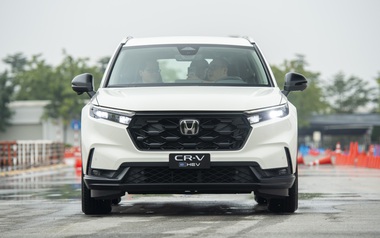 Vì sao Honda CR-V hybrid bản RS lắp ráp chỉ giảm 9 triệu so với xe nhập khẩu Thái Lan?