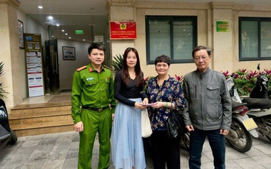 Người dân phát hiện loạt tiền nhiều mệnh giá ở khu vực đường Tràng Thi, công an mời người phụ nữ SN 1973 tới trụ sở làm việc