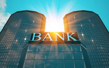 Lần đầu tiên tổng thu nhập của một ngân hàng tư nhân vượt Vietcombank, BIDV tiến gần mốc lịch sử