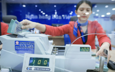 17 ngân hàng thông báo giảm lãi suất huy động sau cuộc họp với Thống đốc Phạm Đức Ấn