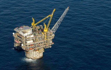 Khoan sâu xuống đáy biển, cột khí cao 160 mét bất ngờ phun lên ngùn ngụt, phát hiện 'kho báu' trữ lượng 100 triệu thùng