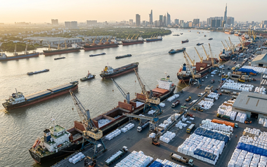 77 tàu cập cảng mang theo hơn nửa triệu tấn mặt hàng xuất khẩu chiến lược: 2 nước láng giềng mang tin vui lớn cho Việt Nam