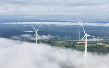 Từ công trường ‘3 không’ đến dòng điện vượt biên giới: Cách Bầu Hiển làm nên kỳ tích Savan 1 trong 16 tháng