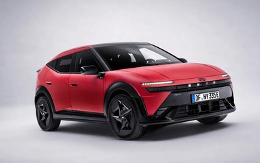 Hyundai ra mắt ô tô điện 'đàn em' của Ioniq 5: Dáng hatchback lạ mắt, tầm hoạt động tối đa gần 500 km