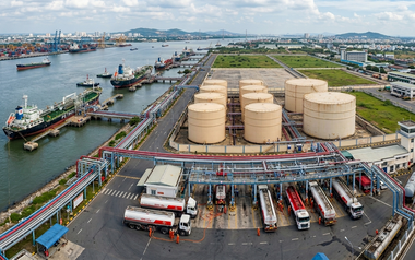 Doanh nghiệp đề xuất đầu tư kho xăng dầu dưới 5.000m3 tại vị trí tiếp giáp mặt nước, gần cửa biển: Chủ tịch UBND tỉnh nói gì?