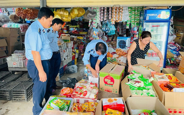 Gần 100% điểm bán vẫn bán thuốc lá lậu, thất thu 6.000 tỷ mỗi năm: Đề xuất tăng mạnh xử phạt, chặn đầu ra hàng lậu