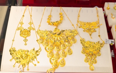 Giá vàng sáng 11/5 giảm 1,6 triệu đồng, người đu đỉnh vẫn thua lỗ
