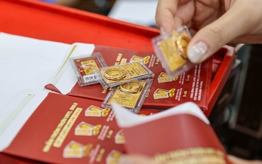 Giá vàng hôm nay 24/5: Tiếp tục lao dốc, người mua mất 2-3 triệu đồng trong 1 tuần