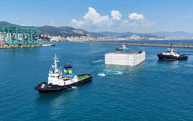 Phát hiện nhiều 'quái vật bê tông' liên tục được thả xuống đáy biển trong 7 ngày, quyết tâm hoàn thành một nhiệm vụ chiến lược