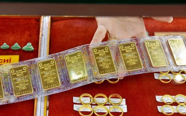 Giá vàng xuống thấp nhất 3 tháng qua, nhà đầu tư 'bay' gần 30 triệu đồng mỗi lượng