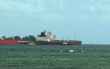 Phát hiện tàu chở gần 300.000 thùng dầu Nga đang di chuyển, đến sát Cuba thì bất ngờ dừng lại