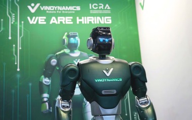 Robot hình người của Vingroup lần đầu ra mắt thế giới: Có thể làm hướng dẫn viên, hỗ trợ an ninh và việc nhà