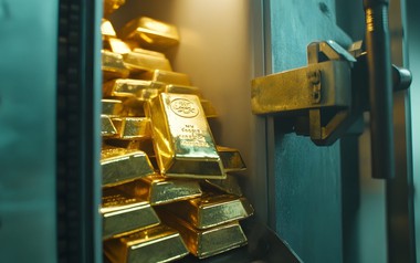 Đột kích căn nhà của 1 cựu sĩ quan tình báo, cơ quan chức năng quốc gia này phát hiện 303 thỏi vàng trị giá 40 triệu USD, nhưng bí mật đằng sau mới đáng chú ý