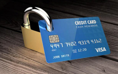 Cơ quan Thuế yêu cầu Vietcombank, VietinBank, Agribank... trừ tiền, phong toả tài khoản của loạt người nộp thuế có tên sau