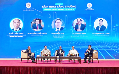 Chuyên gia: Muốn đạt được mục tiêu tăng trưởng hai con số, Việt Nam không thể chỉ dựa vào mở rộng vốn, lao động và khai thác lợi thế chi phí thấp