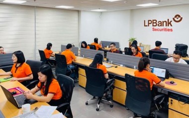 LPBS chốt giá tham chiếu ngày giao dịch đầu tiên trên HoSE