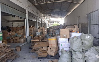 1 trung tướng chỉ huy cuộc đột kích, phát hiện đường dây nhập lậu dầu gội và sữa rửa mặt giả, tịch thu gần 120.000 sản phẩm