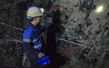Không phải đất hiếm, Hàn Quốc bất ngờ nối lại khai thác một loại khoáng sản sau 3 thập kỷ: Giá tăng gấp 5 lần chỉ trong 1 năm, Việt Nam đang đứng thứ 2 thế giới