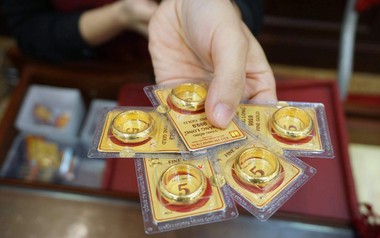 Giá vàng nhẫn trơn, vàng miếng sáng 15/8 tại SJC, PNJ, DOJI, Bảo Tín Minh Châu và Bảo Tín Mạnh Hải