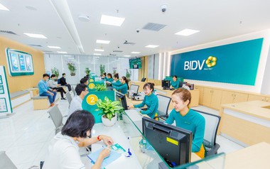 Lãi suất ngân hàng 18/8 tại Agribank, Vietcombank, BIDV, VietinBank, MB, Sacombank, HDBank,...