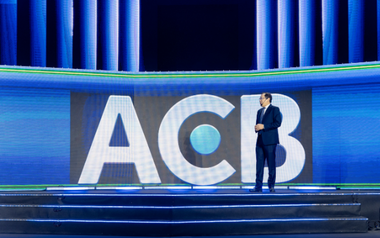 Tổng Giám đốc ACB “đóng vai” hộ kinh doanh, kể câu chuyện chuyển đổi số bằng trải nghiệm thực tế