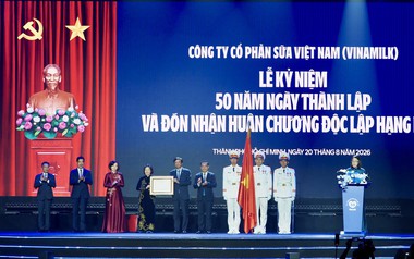 Vinamilk đón nhận Huân chương Độc lập hạng Nhất tại dấu mốc 50 năm
