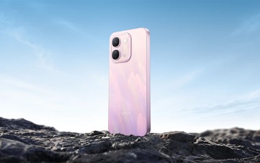 Mẫu điện thoại pin 10.000 mAh, lập kỷ lục Guiness chạy 32 giờ liên tục không nghỉ