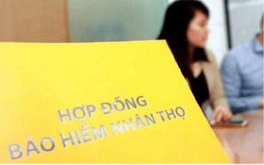"Một chiếc áo chi phí sản xuất 100 - 200 nghìn nhưng giá bán có thể lên tới 800 nghìn đến 2 triệu, còn bảo hiểm nhân thọ được giám sát rất chặt chẽ về giá sản phẩm"
