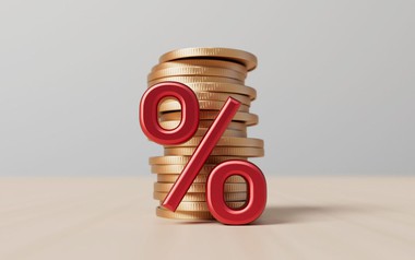 Ngân hàng gộp nợ gốc, nợ lãi, phí phạt thành nợ gốc mới: Tòa nói lãi suất 4,15%/tháng không đúng, phải tính lại