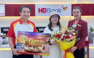 Nữ khách hàng gửi tiết kiệm ở HDBank Kiên Giang trúng thưởng 16 lượng vàng SJC