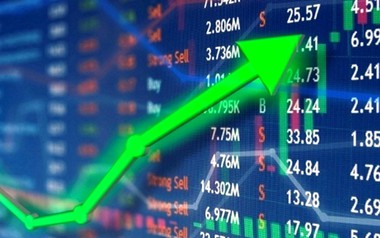 Vừa có Quyền Tổng Giám đốc mới, một cổ phiếu ngân hàng gần tím trần phiên 30/9