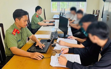 Công an kiểm tra tài khoản ngân hàng của nhiều thanh niên sinh năm 2007, 2008, 2009: Ra quyết định xử phạt gần 800 triệu đồng