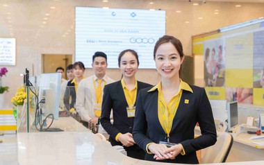 Thu nhập nhân viên một ngân hàng tăng vọt gần 70%, tiền thưởng gấp 120 lần cùng kỳ