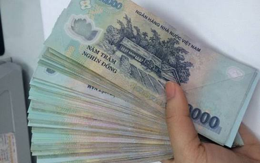 Công an cảnh báo: Nhiều người cao tuổi âm thầm tự đi gửi tiền hưởng lãi cao, đến khi đột ngột không rút được tiền về