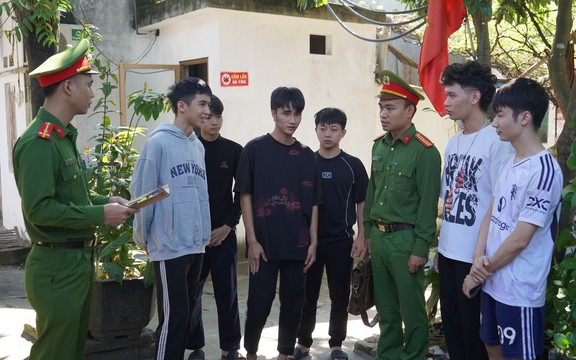 Cho cô gái sinh năm 2005 mượn điện thoại cài app, nhiều người ở Thái Nguyên bỗng có khoản nợ đến 40 triệu mà không biết: Toàn bộ tiền được chuyển về 1 tài khoản