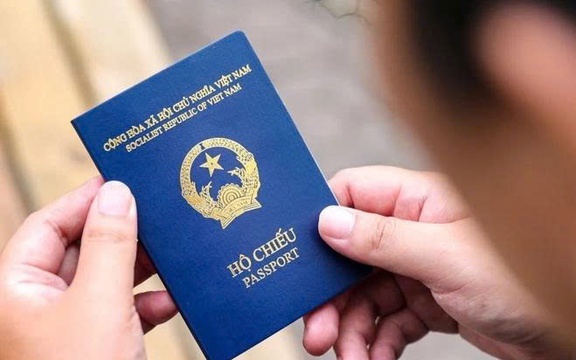 Từ 1/1/2026, ngân hàng ngừng giao dịch với khách dùng hộ chiếu