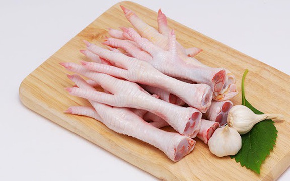 Bất ngờ khi nhiều nước láng giềng săn lùng chân gà đông lạnh của Việt Nam, có nước từng mua hơn 800.000 tấn chỉ trong 1 tháng