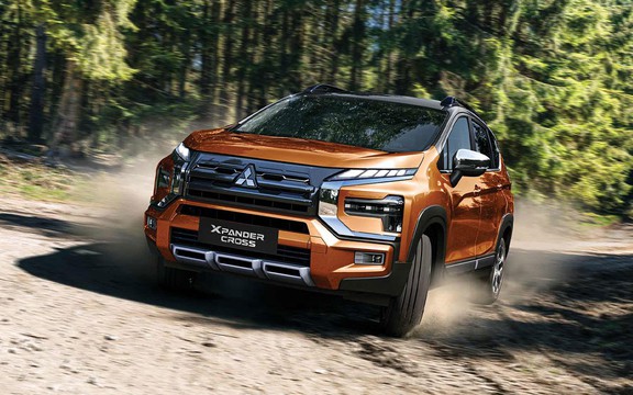 Một hãng xe Nhật độc chiếm 2 vị trí top đầu xe xăng bán chạy nhất Việt Nam