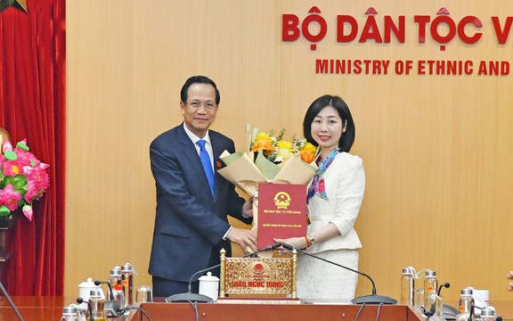 Bổ nhiệm bà Phùng Thu Hà giữ chức Phó Vụ trưởng Vụ Tổ chức cán bộ, Bộ Dân tộc và Tôn giáo