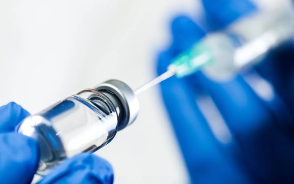 Vaccine đầu tiên do AI thiết kế hoàn toàn được thử nghiệm trên người, mở ra hy vọng ngăn chặn đại dịch tương lai